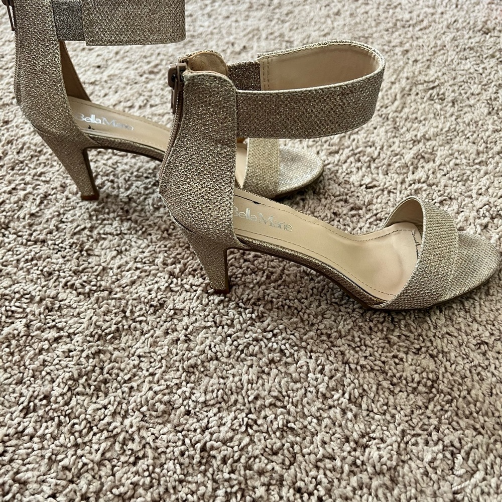 Sparkly Gold heels - Picture 3 of 4